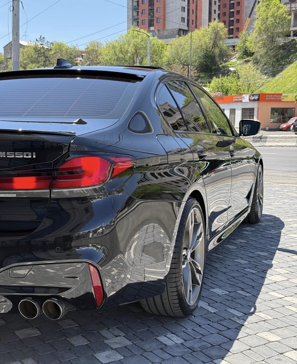 BMW M550